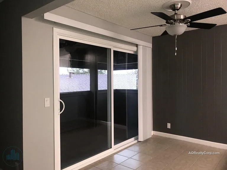 Shasta Villa Apartments — Photo 11