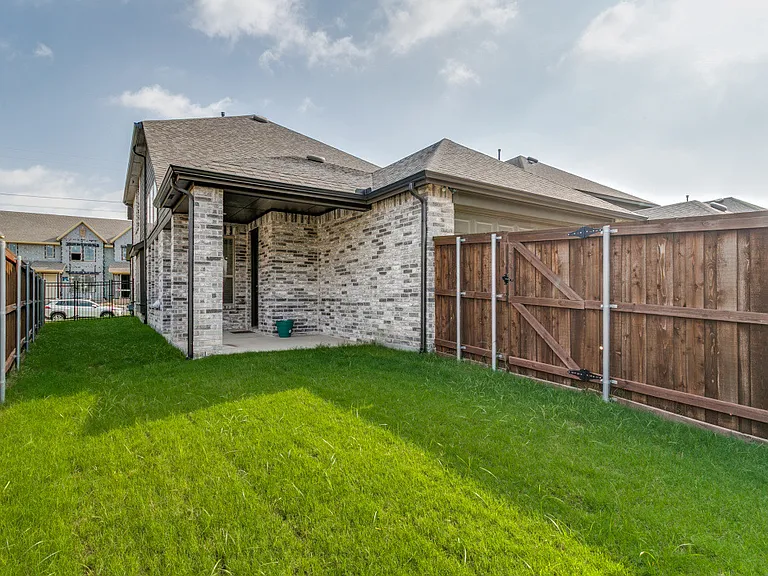 1212 Carnation Dr — Photo 23