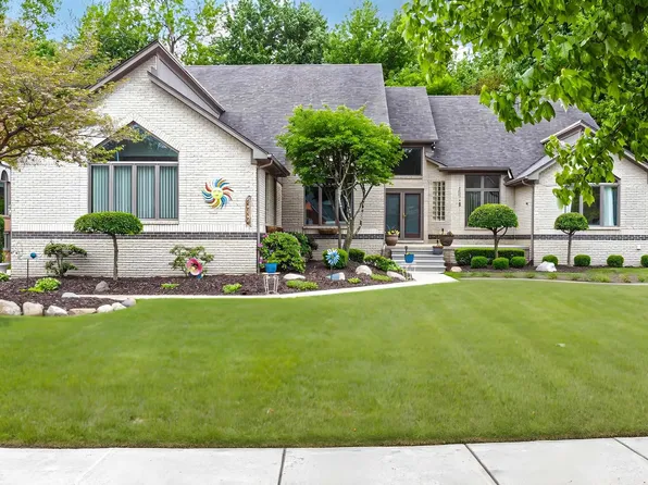 43737 Saint Julian Ct, Sterling Heights, MI 48314