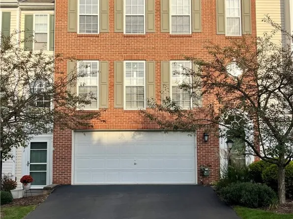 530 Village Green Blvd W, Mars, PA 16046