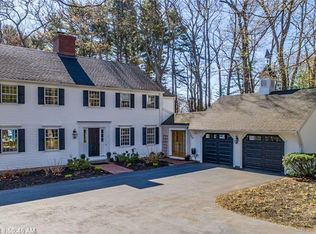 13 Ole Musket Rd, Cumberland Foreside, ME 04110