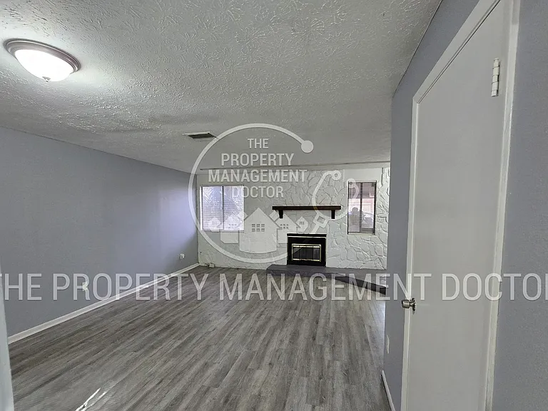 4710 Stonepointe Pl — Photo 1