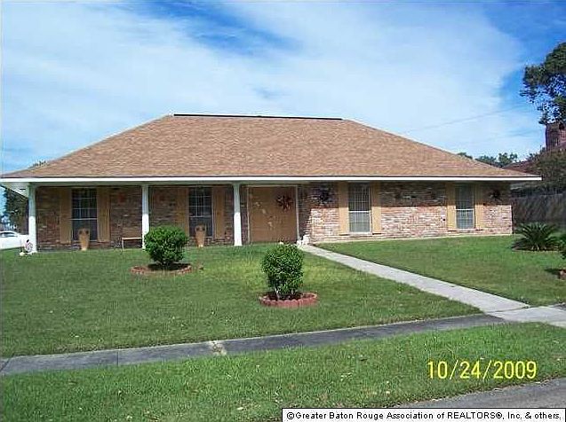 2nd image of 9757 Yellowstone Ave