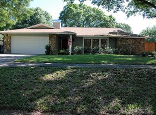 18401 Turning Point Dr, Lutz, FL 33549