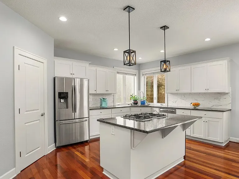 3426 Doubletree St — Photo 8
