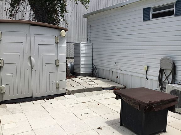4th image of 140 Cocoa Palms Ave