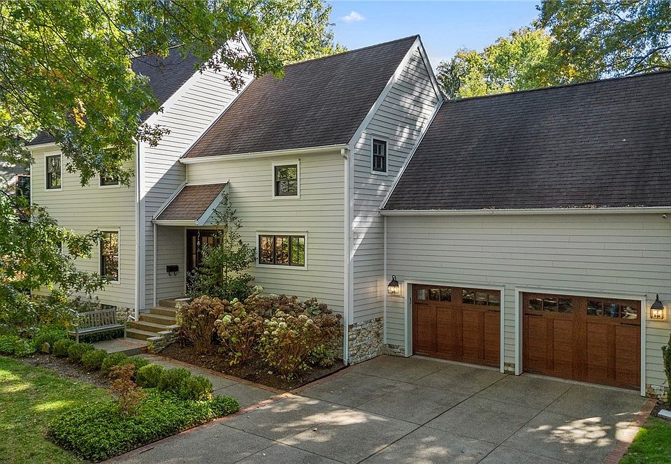 1st image of 411 Woodland Rd