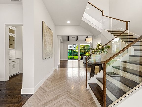 3rd image of 6523 Northwood Rd