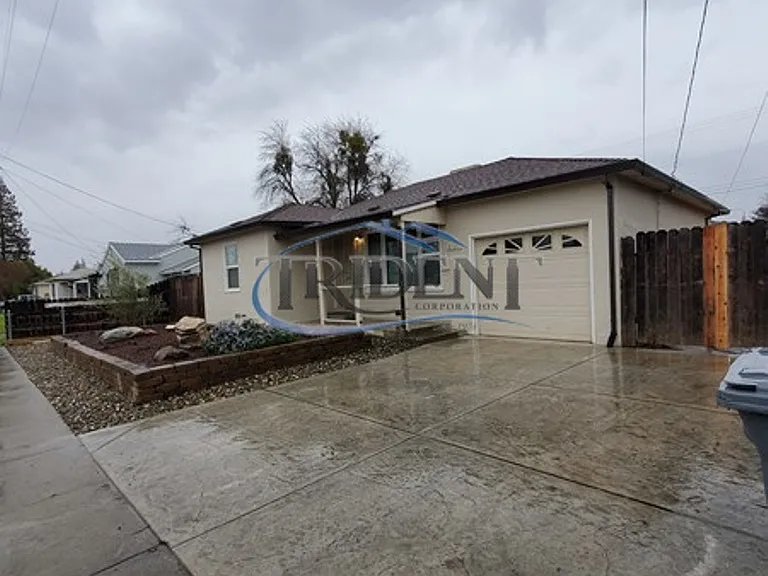 2127 Sicard St — Photo 14