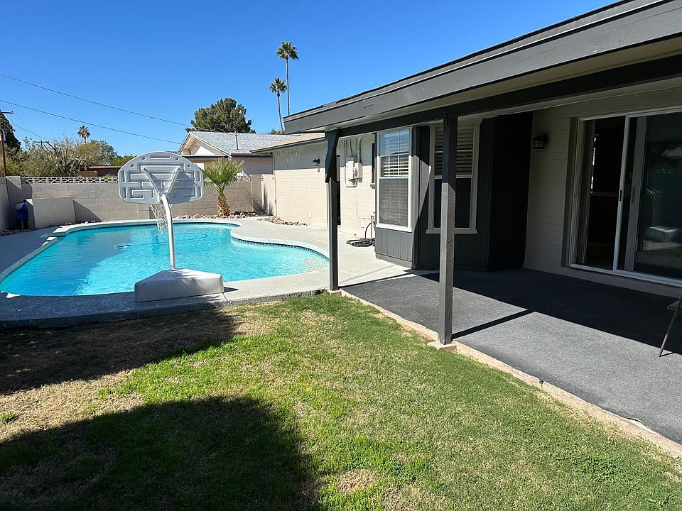 1st image of 1249 E La Jolla Dr