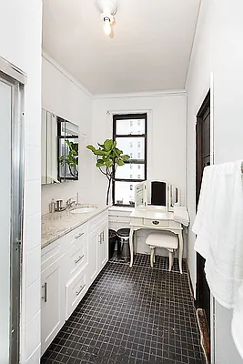 Rented by Gazal International Brokerage Group | media 26