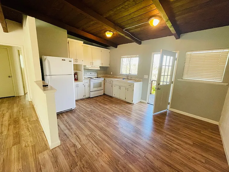 2081 Petri Ln — Photo 4