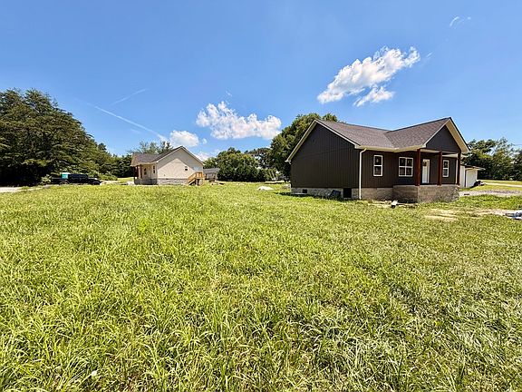 2nd image of 126 Duke Rd