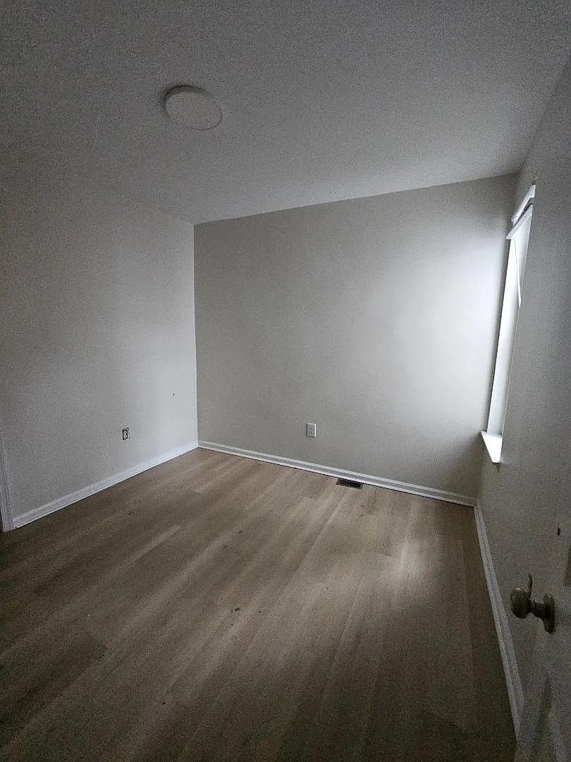 176 W Hansberry St — Photo 4