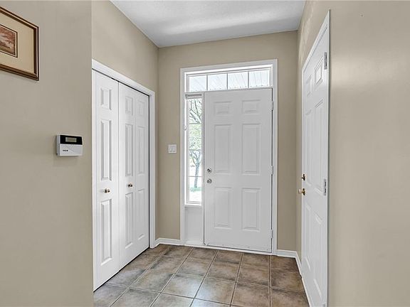 4th image of 326 Berrigan Dr
