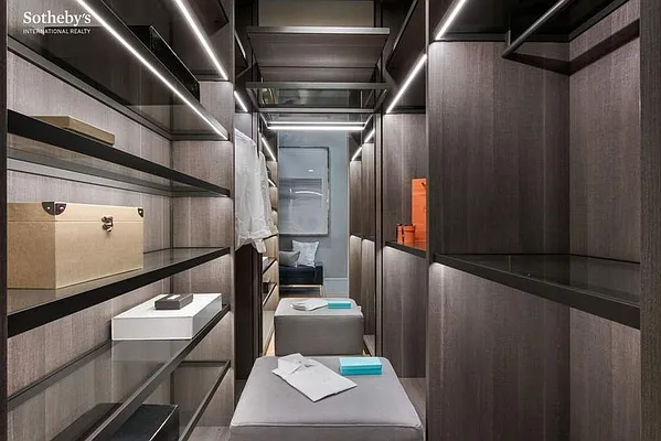小物 DEUXIEMECLASSE.L' Appartement.IENA.plage 215 East 19th Street #2A in Gramercy Park, Manhattan
