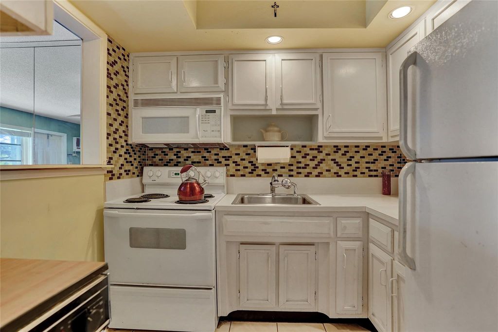 2501 N Ocean Blvd APT 16, photo 8