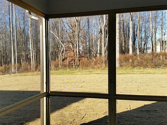 3rd image of 250 Heathwood Dr