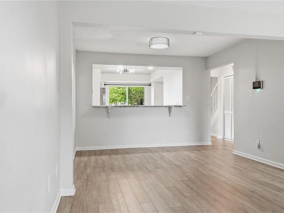 5th image of 1626 Jameson Dr