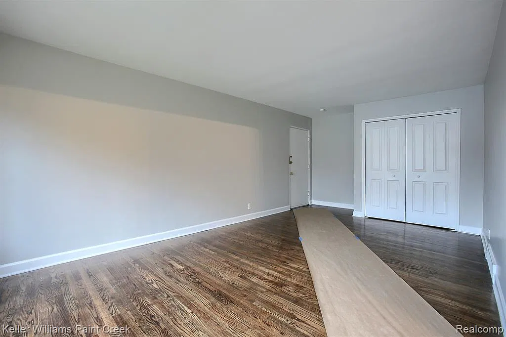 2 bed, 1.5 bath, 963 sqft, $1,800 — Photo 3