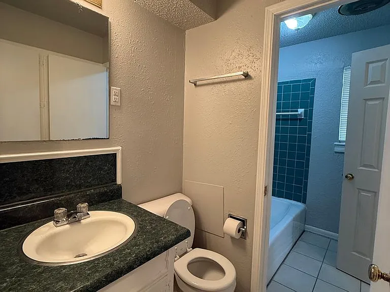 2412 Wyandotte Way — Photo 12