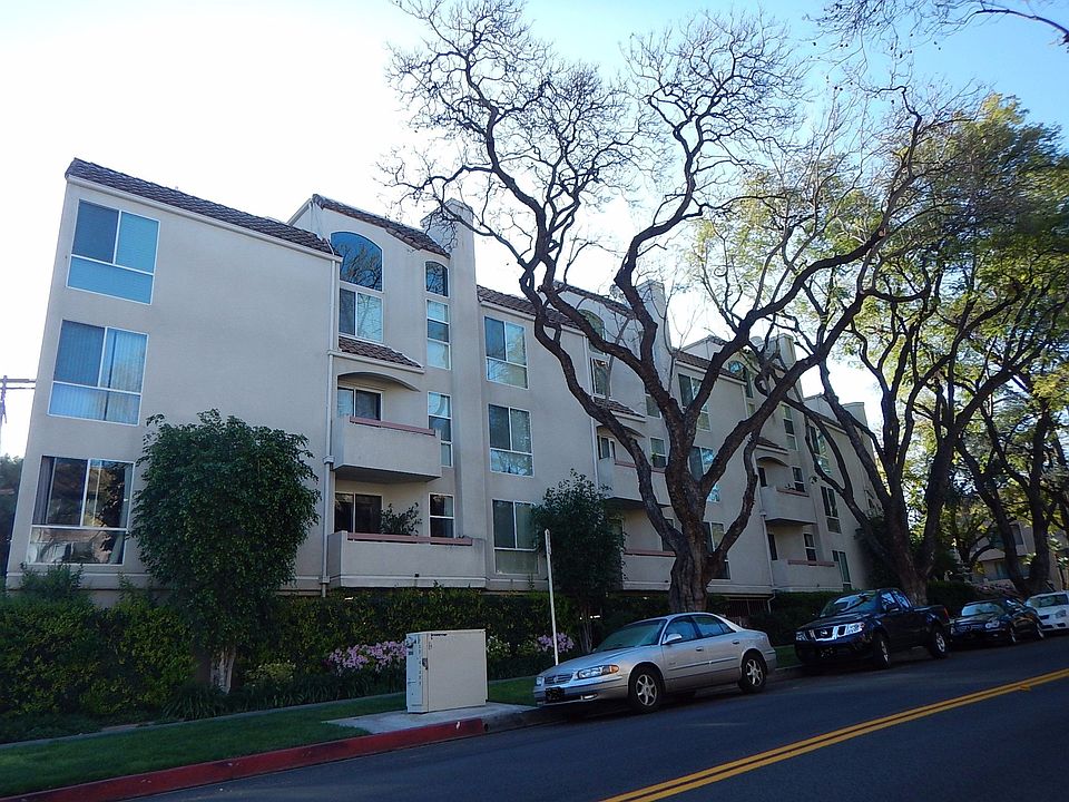 1st image of 4242 Stansbury Ave Unit 305
