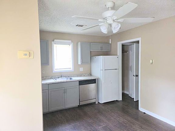 2nd image of 599 Elmwood St APT A