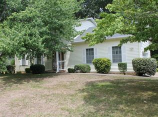 8200 Thornwood Dr, Hixson, TN 37343