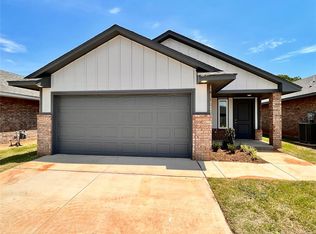 912 Hudson Rd, Chickasha, OK 73018