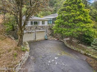 808 Lower Cherry Valley Rd, Stroudsburg, PA 18360