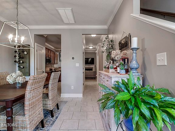 3rd image of 427 Cannon Point Way