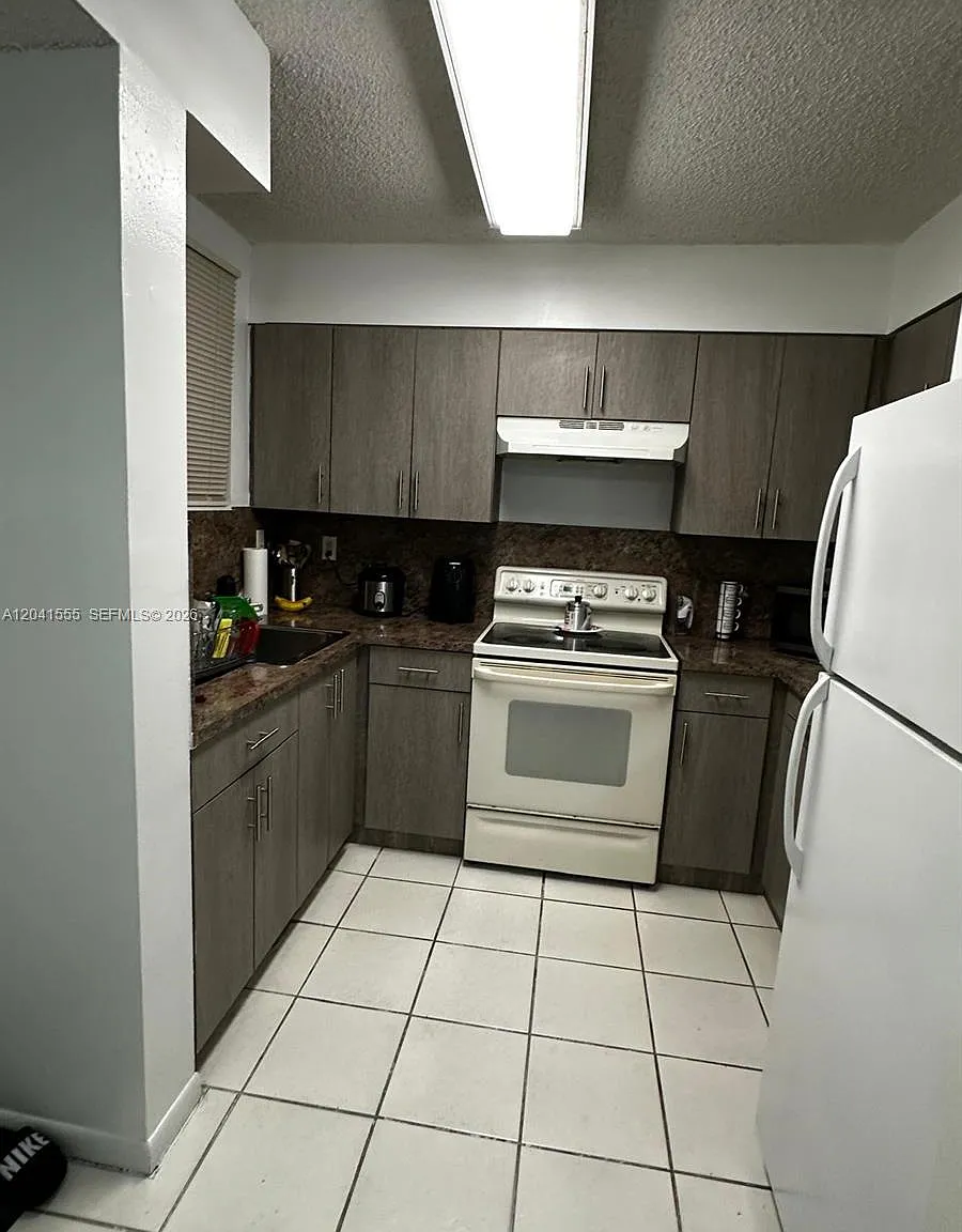Waterview Condo — Photo 1