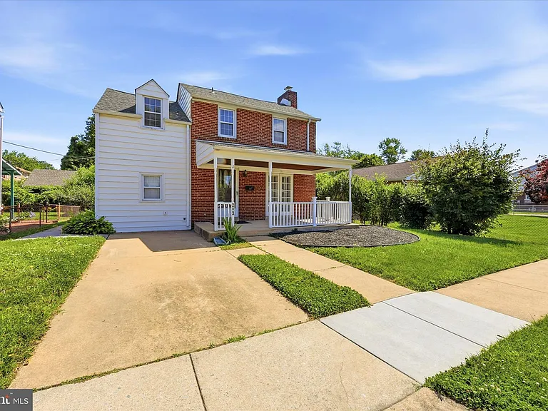 203 Commonwealth Ave — Photo 17