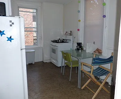 4 bed, 1.0 bath, $3,600 — Photo 2