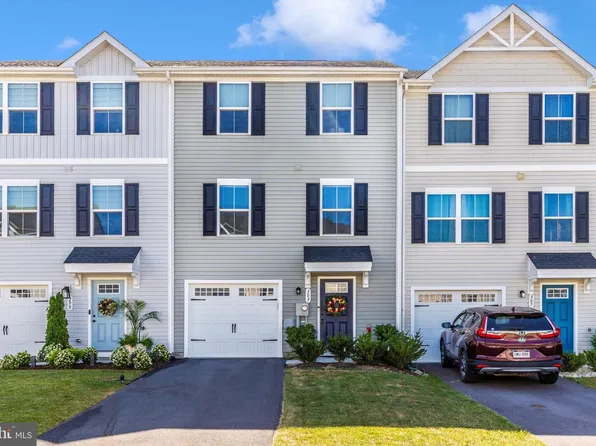 303 Bait Rd, Inwood, WV 25428