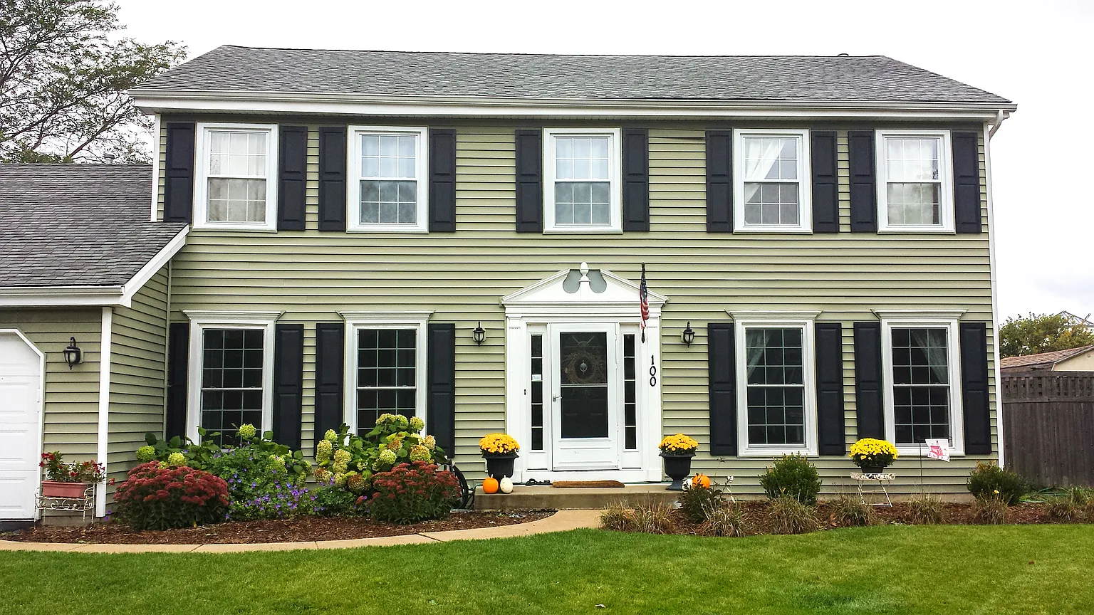 100 S Cambridge Dr photo 1