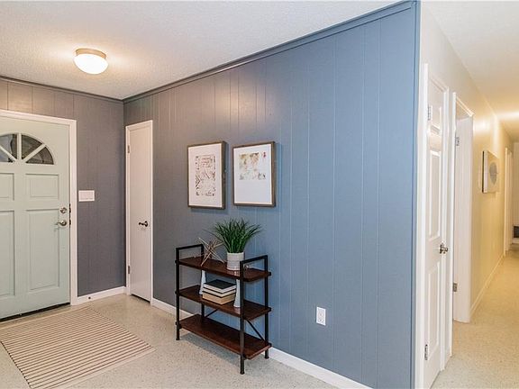 2nd image of 1338 Robinhood Ln N