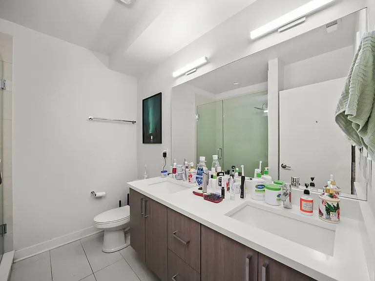 839 W Erie St #3C — Photo 7
