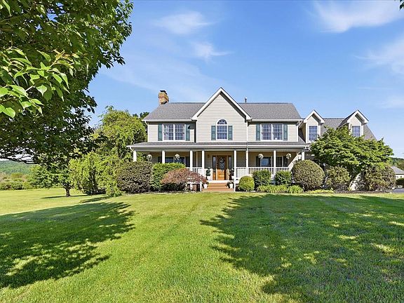 2nd image of 413 Tavistock Dr