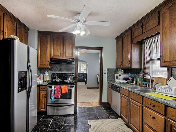 4th image of 75 Woodrow Ave S