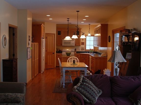 Kitchen/informal dining