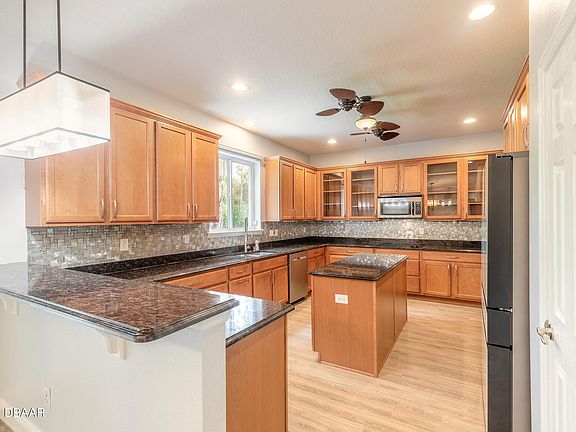 2nd image of 3363 Pegaso Ave