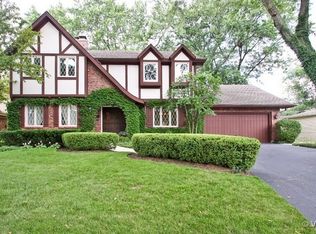 906 S Mitchell Ave, Arlington Heights, IL 60005