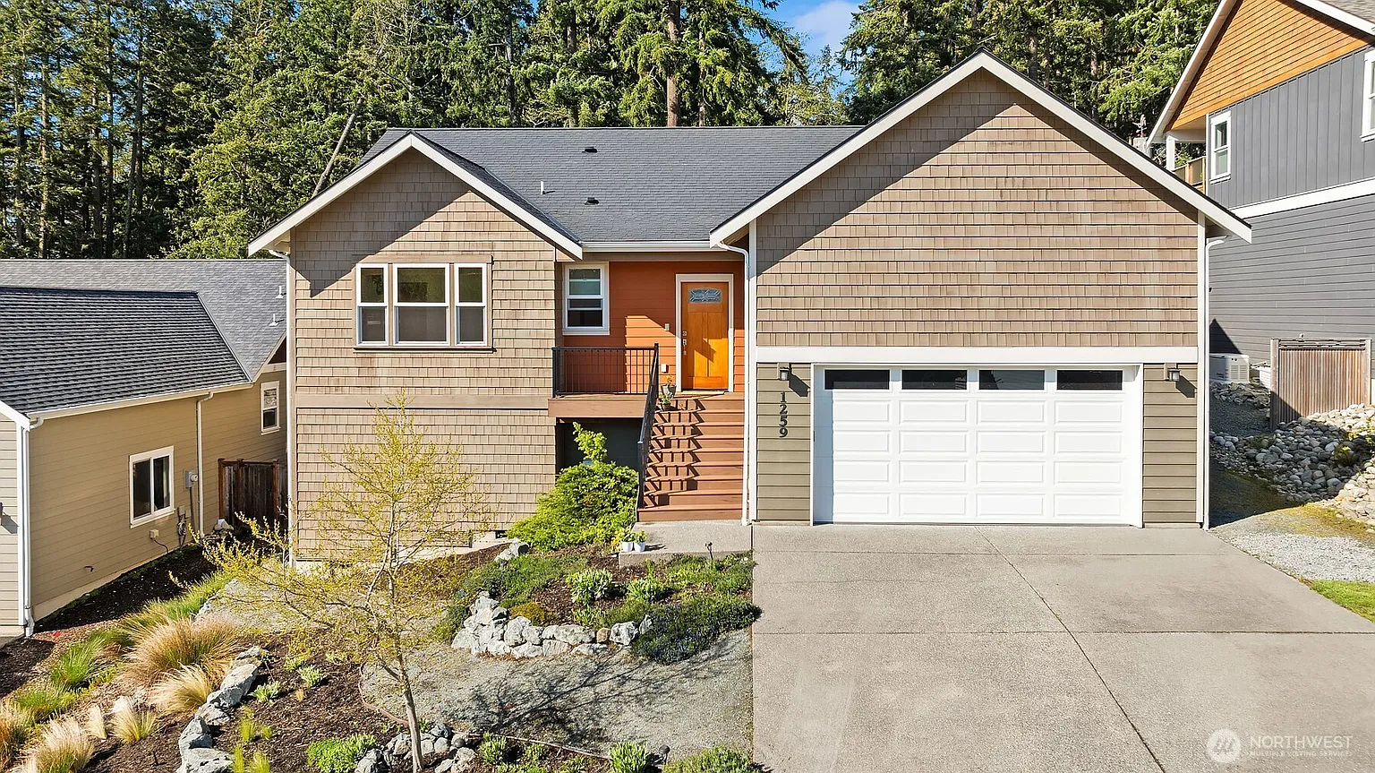 1259 Curtis Way photo 1