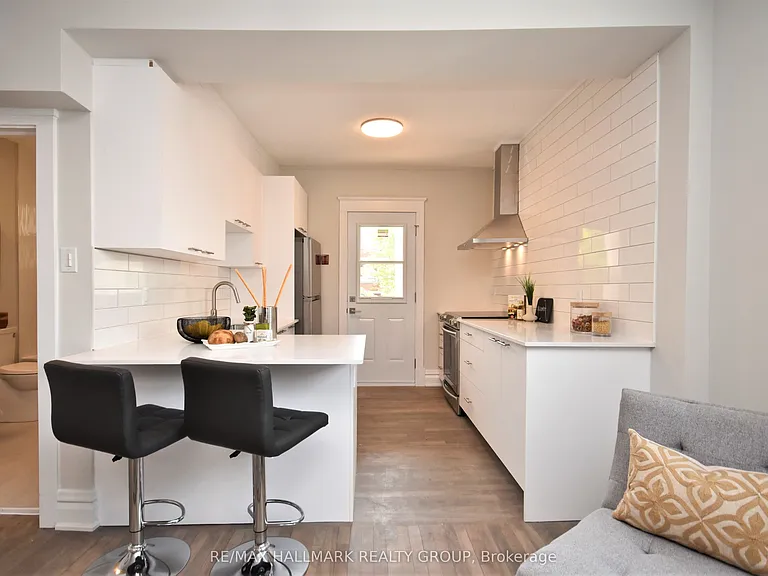 375 Mackay St #2 — Photo 10