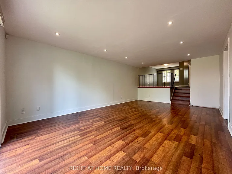 183 Autumn Hill Cres #UPPER — Photo 16