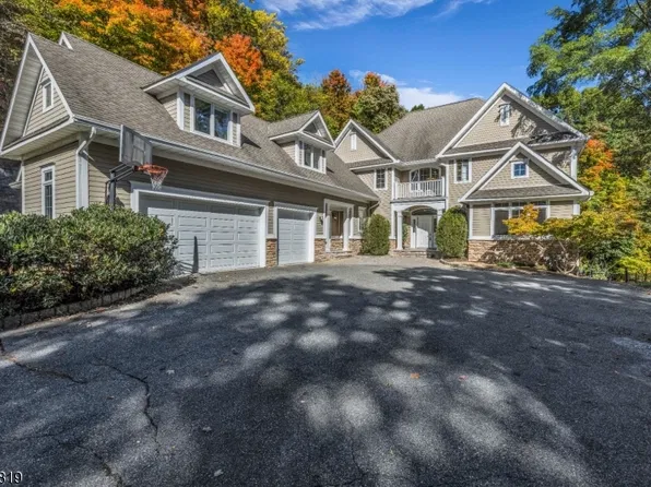 8 Chapel Hill Ct, Cedar Grove Twp., NJ 07009
