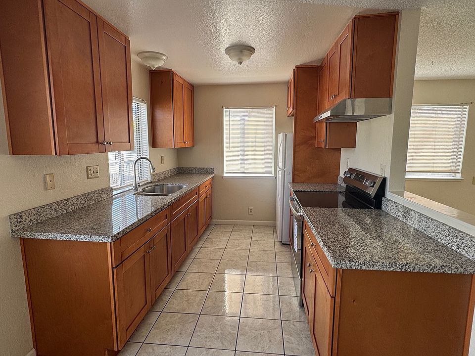 1st image of 1379 McQuesten Dr APT D