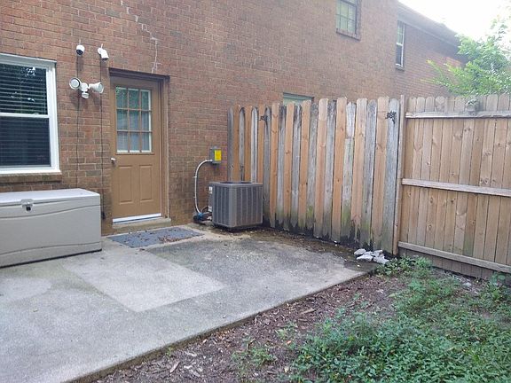 2nd image of 736 E Northfield Blvd