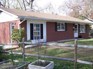 611 Willow Rd, Hendersonville, NC 28739